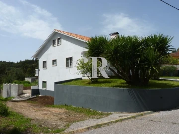 Moradia T3 para Venda em Vila Facaia