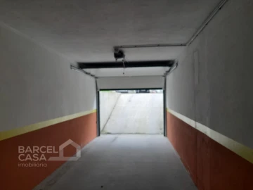 Garagem para Venda em Arcozelo
