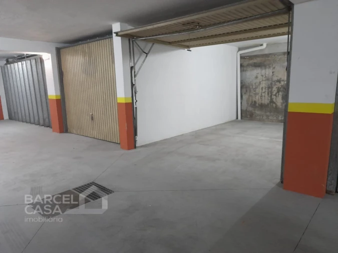 Garagem para Venda em Arcozelo Foto 2