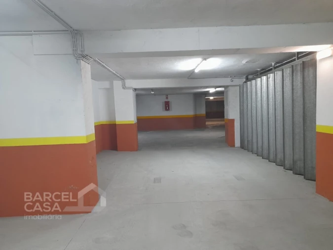Garagem para Venda em Arcozelo Foto 3