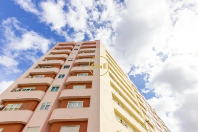 Apartamento T1 para Venda em Corroios