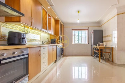 Apartamento T1 para Venda em Corroios