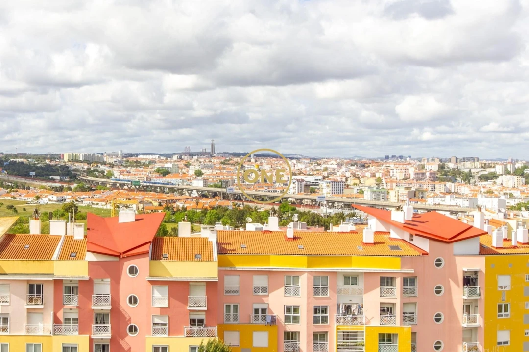 Apartamento T1 para Venda em Corroios Foto 2