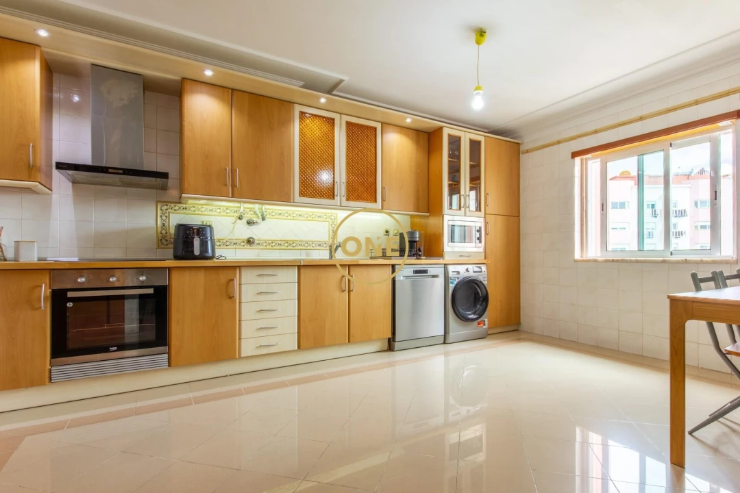 Apartamento T1 para Venda em Corroios Foto 11