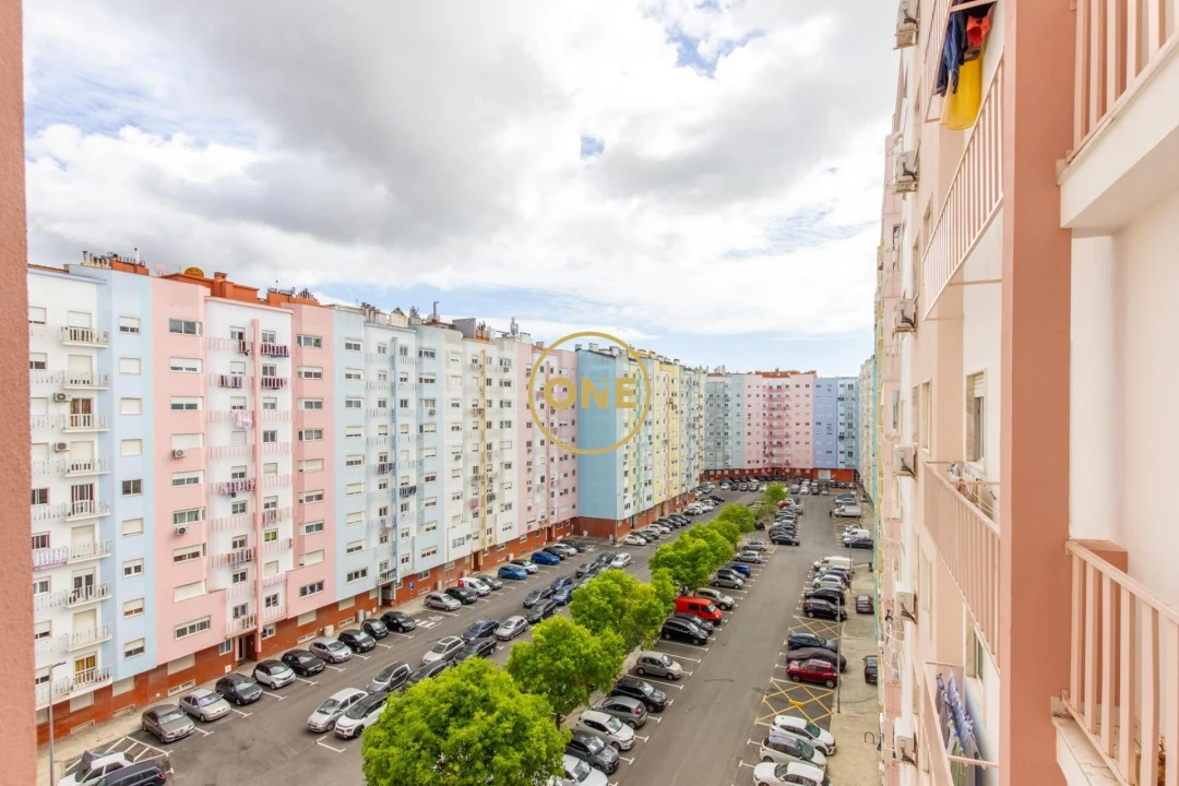 Apartamento T1 para Venda em Corroios Foto 1