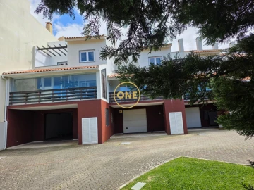 Moradia T4 para Venda em Alcabideche