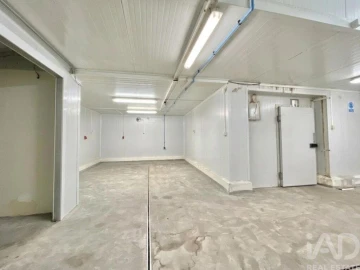 Loja para Venda em Campo de Besteiros