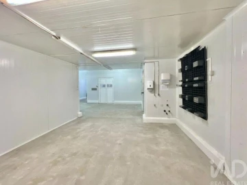 Loja para Venda em Campo de Besteiros