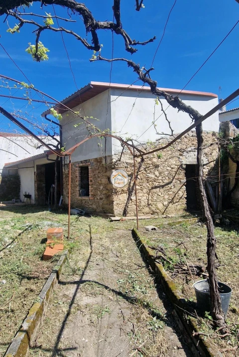 Moradia T3 para Venda em Lousã e Vilarinho