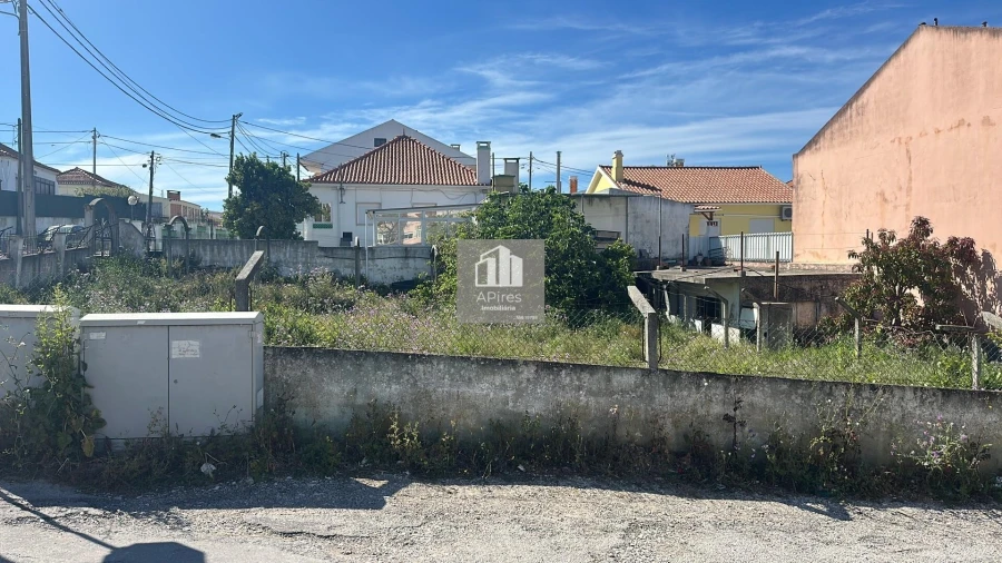 Terreno para Venda em Charneca de Caparica e Sobreda Foto 5