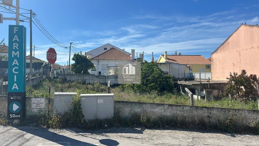 Terreno para Venda em Charneca de Caparica e Sobreda Foto 6