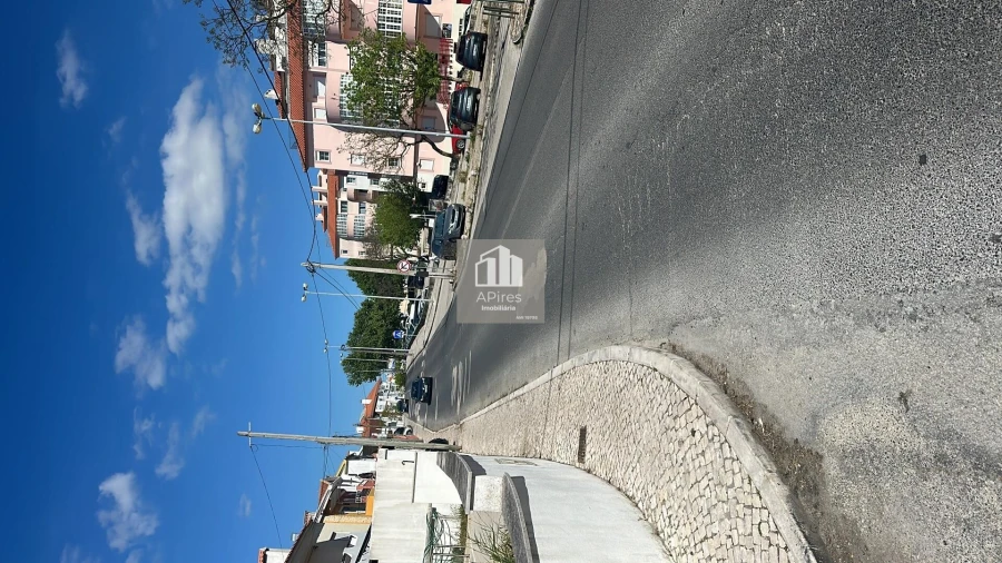 Terreno para Venda em Charneca de Caparica e Sobreda Foto 3