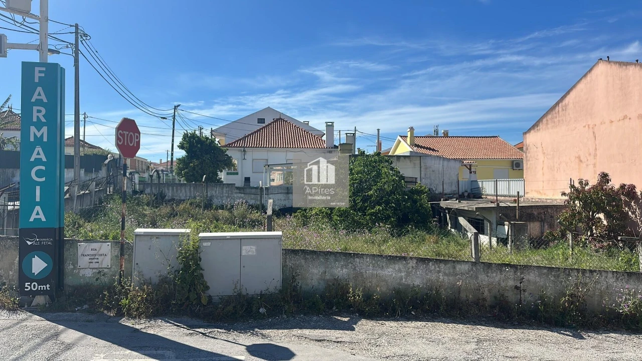 Terreno para Venda em Charneca de Caparica e Sobreda Foto 6