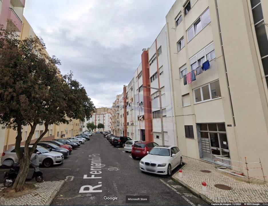 Apartamento T2 para Venda em Carregado e Cadafais Foto 4