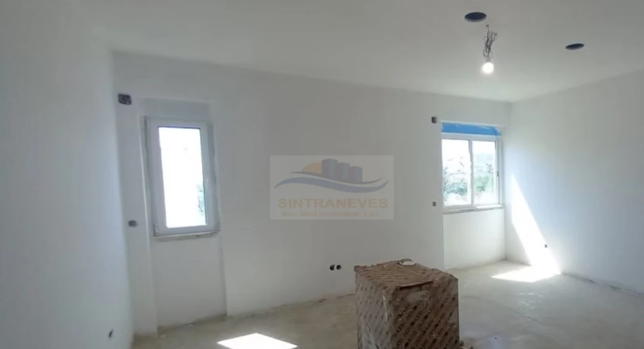 Apartamento T2 para Venda em Carregado e Cadafais Foto 7