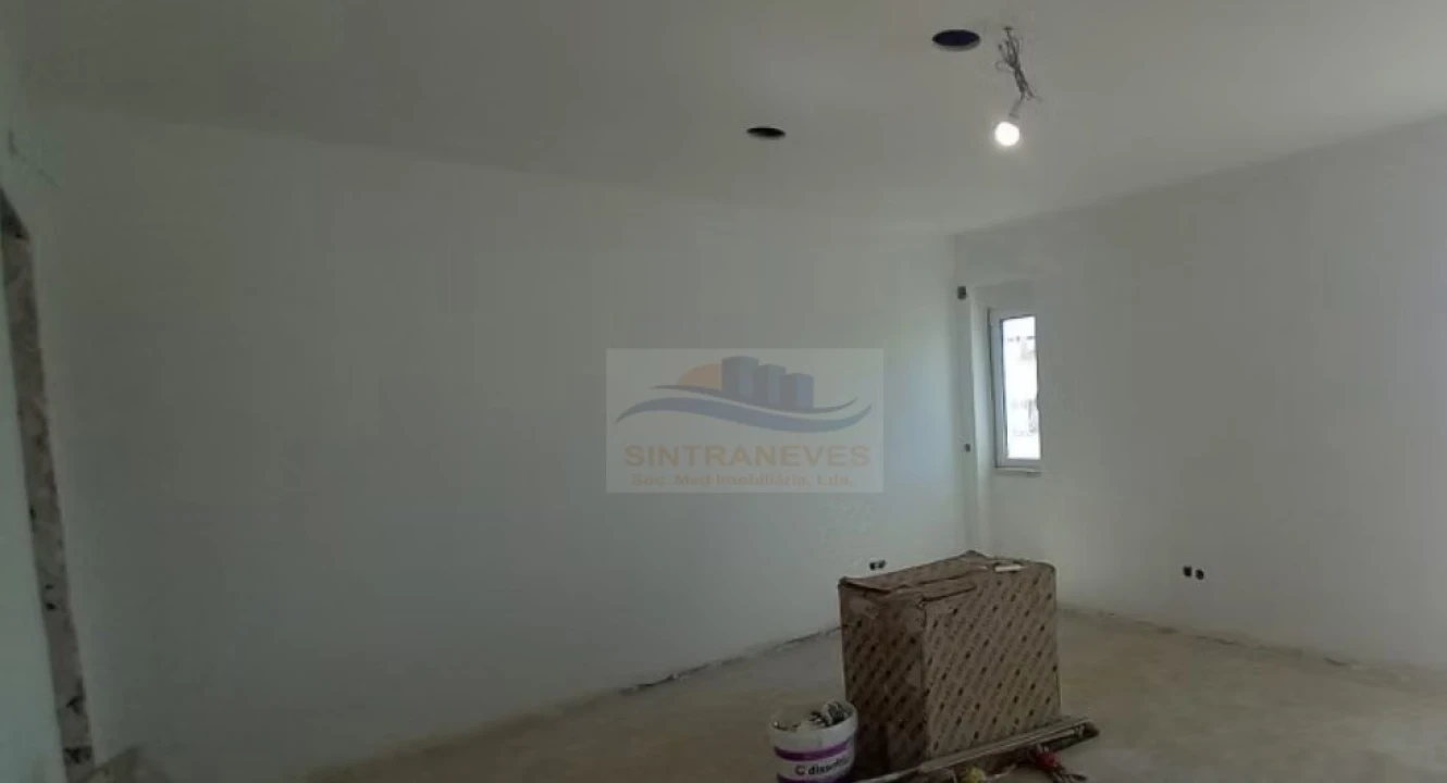 Apartamento T2 para Venda em Carregado e Cadafais Foto 8