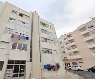 Apartamento T2 para Venda em Carregado e Cadafais