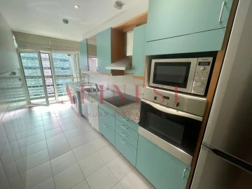 Apartamento T2 para Arrendamento em Parque das Nações