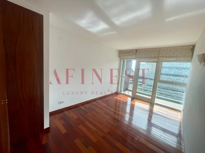 Apartamento T2 para Arrendamento em Parque das Nações Foto 4