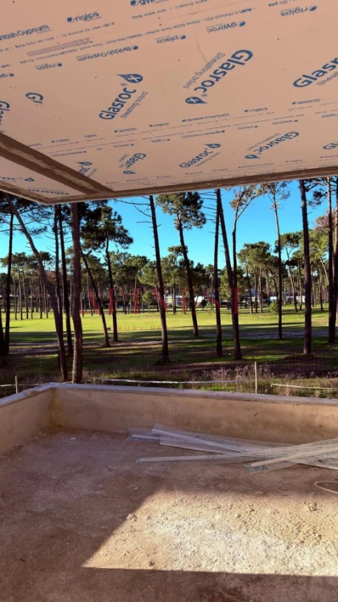 Moradia T6 para Venda em Charneca de Caparica e Sobreda