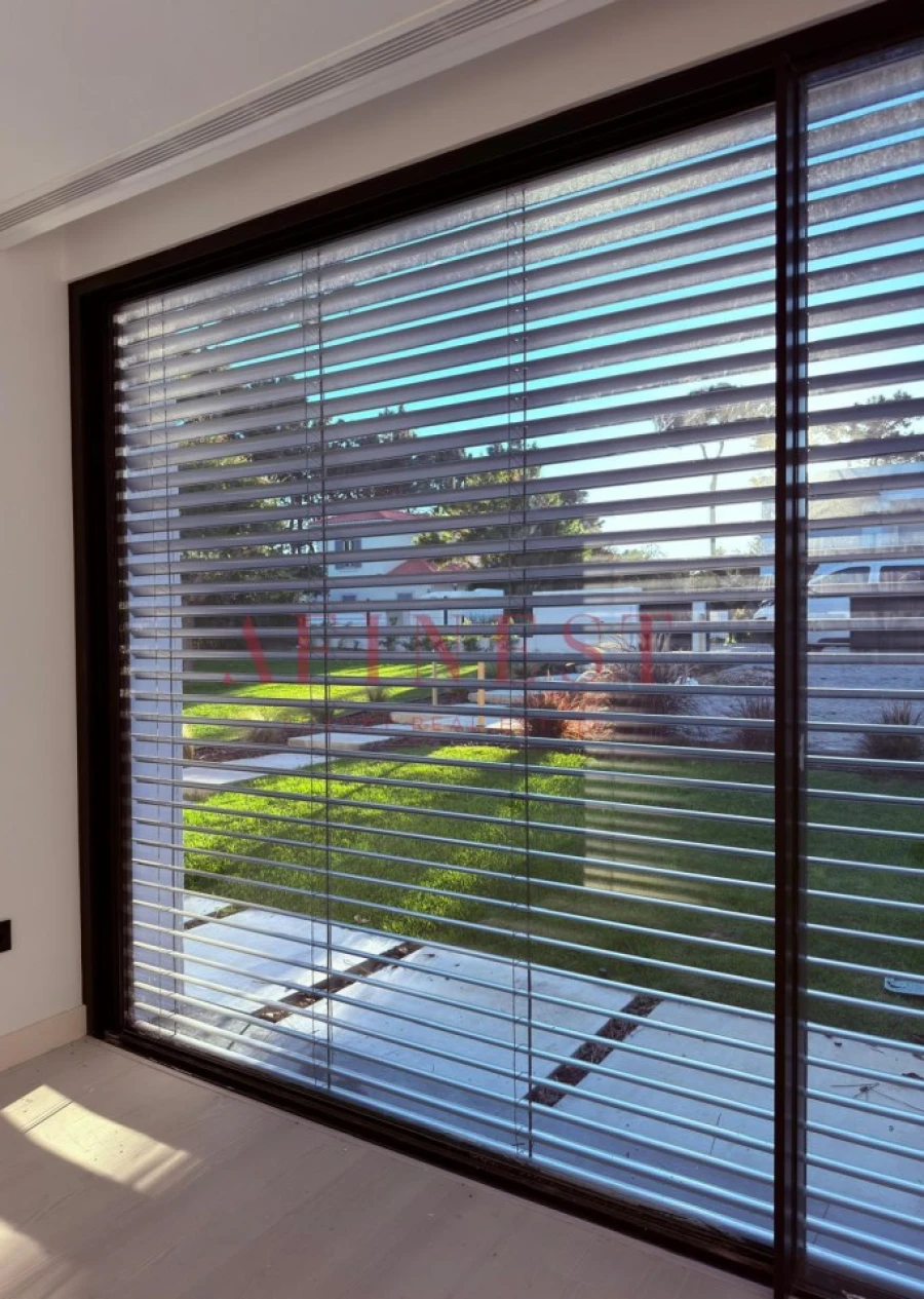 Moradia T6 para Venda em Charneca de Caparica e Sobreda Foto 12