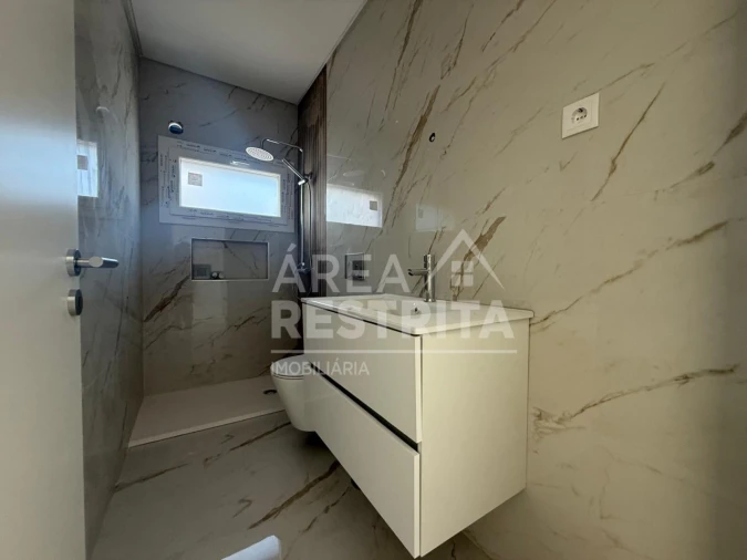 Moradia T2 para Venda em Fernao Ferro Foto 3