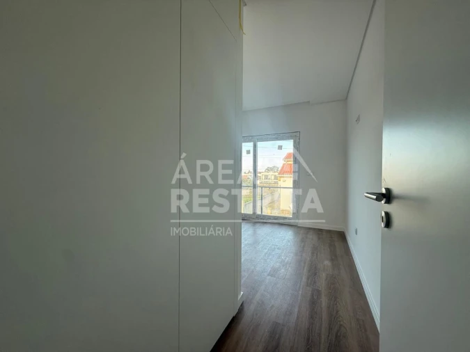 Moradia T2 para Venda em Fernao Ferro Foto 5