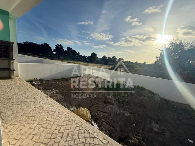 Moradia T2 para Venda em Fernao Ferro Foto 8