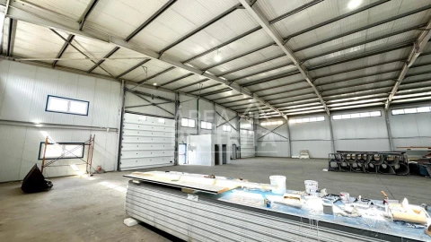 Armazém para Venda em Atalaia e Alto Estanqueiro-Jardia