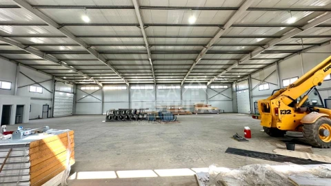 Armazém para Venda em Atalaia e Alto Estanqueiro-Jardia