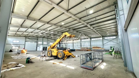 Armazém para Venda em Atalaia e Alto Estanqueiro-Jardia