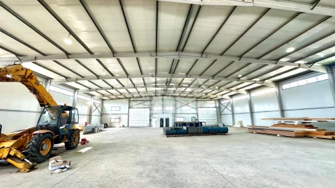 Armazém para Venda em Atalaia e Alto Estanqueiro-Jardia