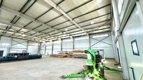 Armazém para Venda em Atalaia e Alto Estanqueiro-Jardia