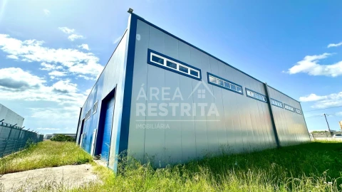 Armazém para Venda em Atalaia e Alto Estanqueiro-Jardia