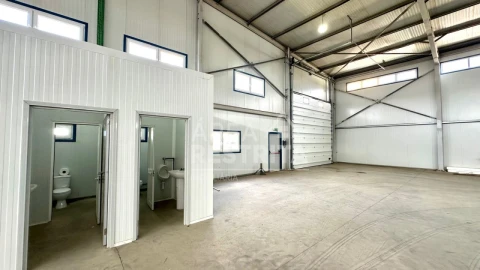 Armazém para Venda em Atalaia e Alto Estanqueiro-Jardia