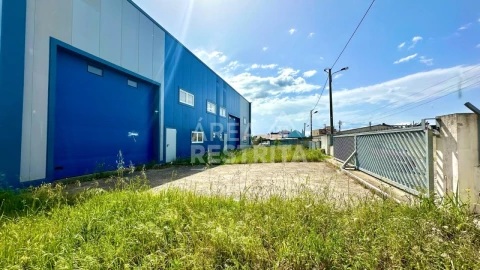 Armazém para Venda em Atalaia e Alto Estanqueiro-Jardia