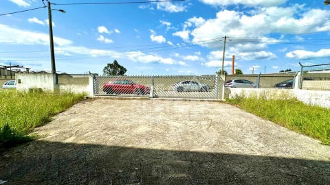 Armazém para Venda em Atalaia e Alto Estanqueiro-Jardia