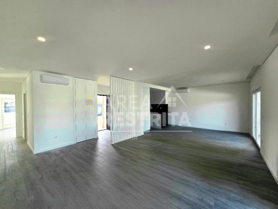 Moradia T3 para Venda em Azeitão (São Lourenço e São Simão) Foto 13