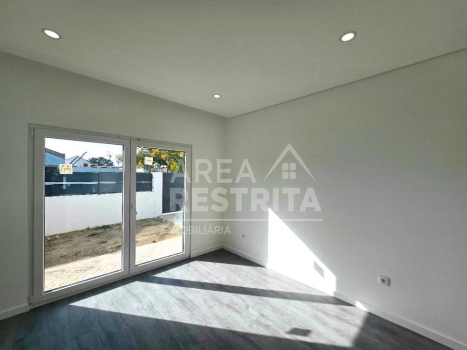 Moradia T3 para Venda em Azeitão (São Lourenço e São Simão) Foto 30