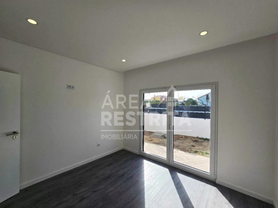 Moradia T3 para Venda em Azeitão (São Lourenço e São Simão) Foto 31