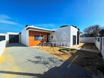 Moradia T3 para Venda em Azeitão (São Lourenço e São Simão)