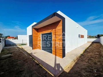 Moradia T3 para Venda em Azeitão (São Lourenço e São Simão)