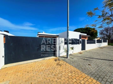 Moradia T3 para Venda em Azeitão (São Lourenço e São Simão)