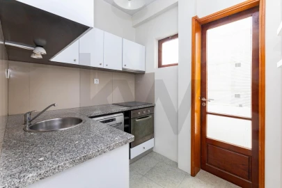 Apartamento T1 para Arrendamento em Aldoar, Foz do Douro e Nevogilde