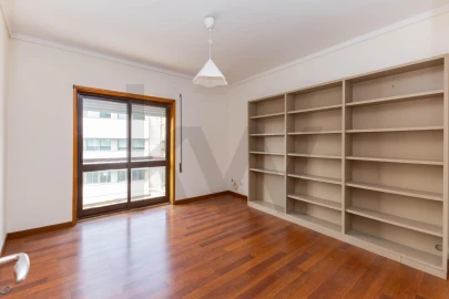 Apartamento T1 para Arrendamento em Aldoar, Foz do Douro e Nevogilde