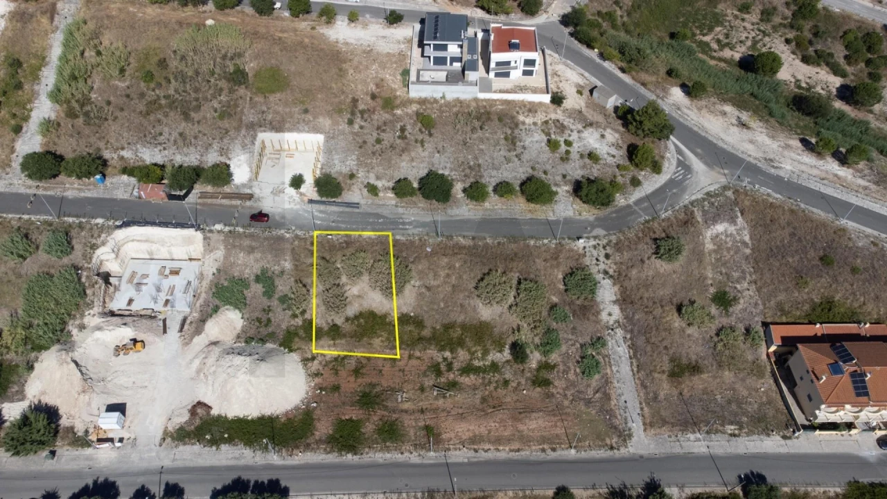 Terreno para Venda em Alenquer (Santo Estêvão e Triana) Foto 1