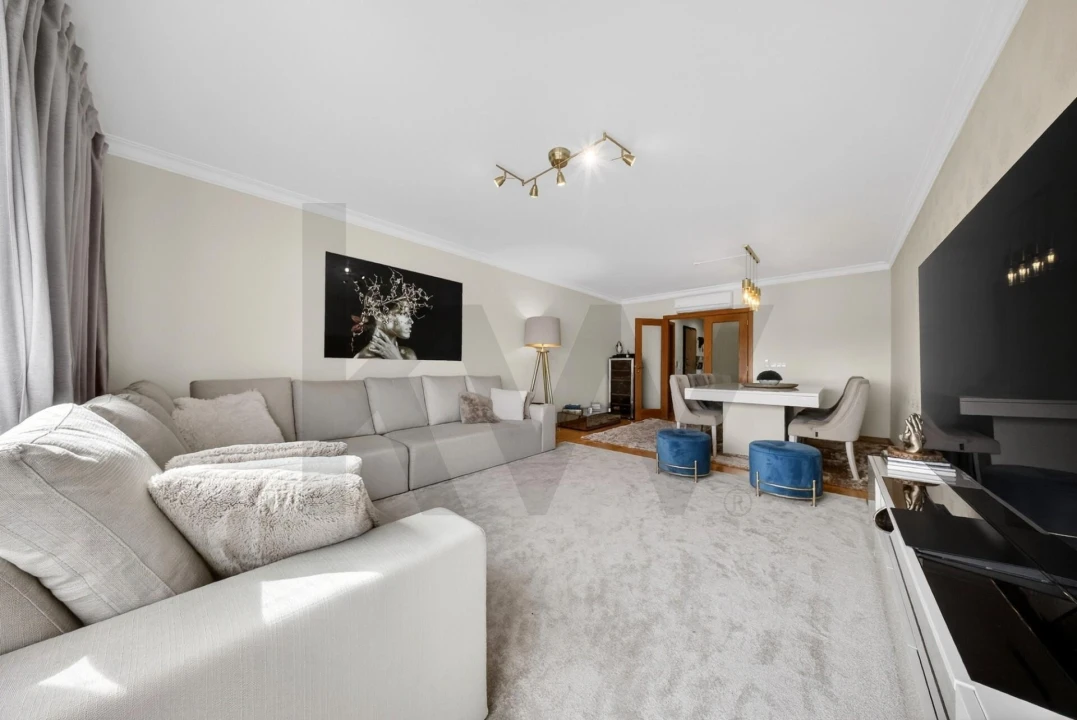 Apartamento T3 para Venda em Carnaxide e Queijas Foto 13