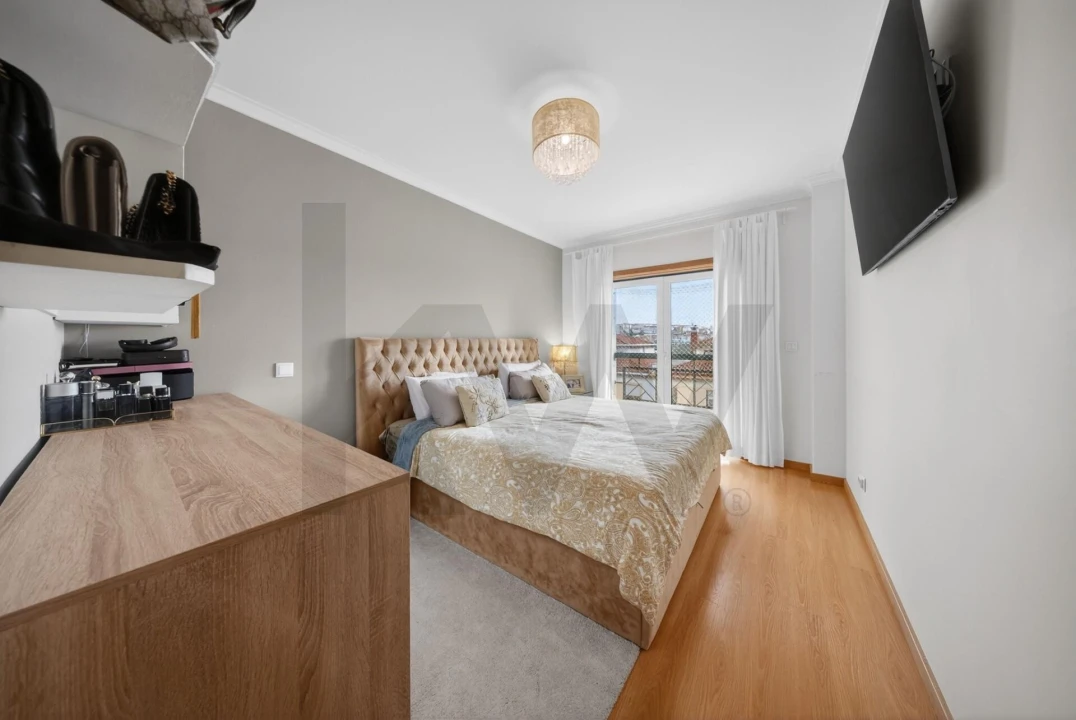 Apartamento T3 para Venda em Carnaxide e Queijas Foto 34