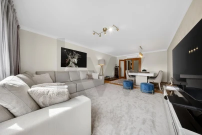 Apartamento T3 para Venda em Carnaxide e Queijas