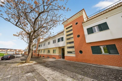 Apartamento T3 para Venda em Carnaxide e Queijas
